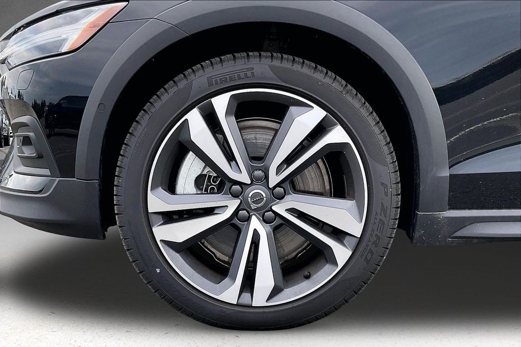 2026 Volvo V60 Cross Country Plus - Photo 14