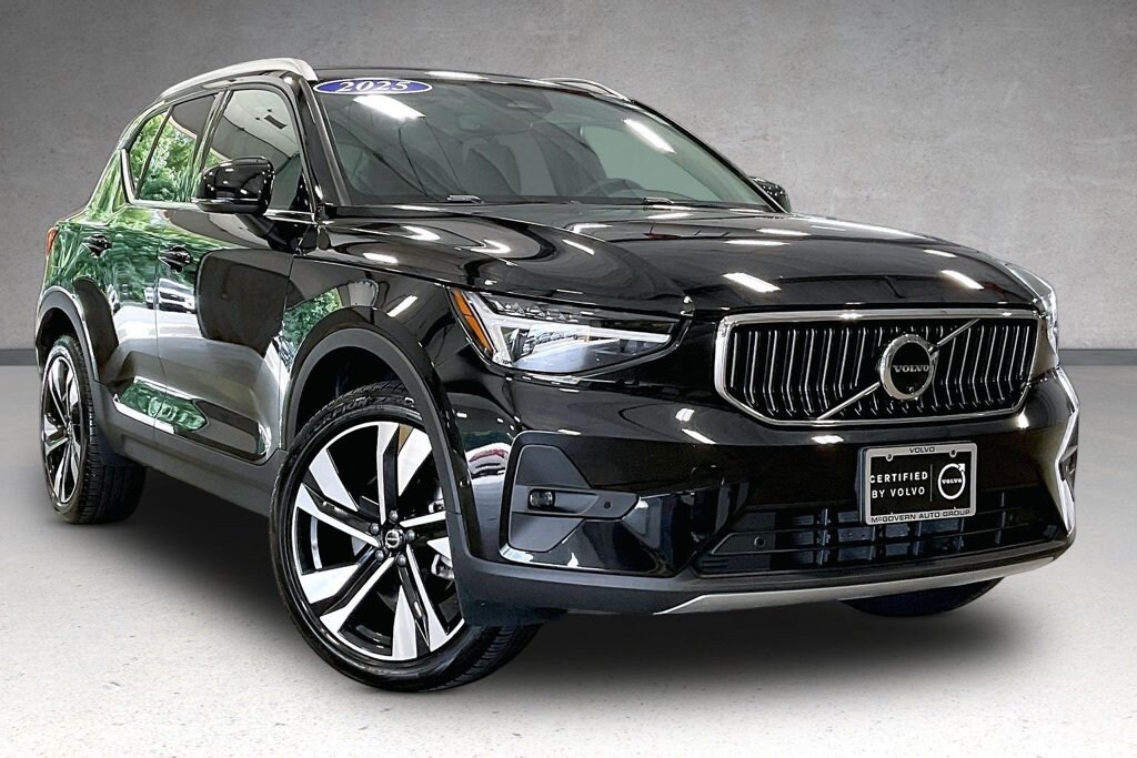 Certified 2025 Volvo XC40 B5 Ultra Bright Theme SUV