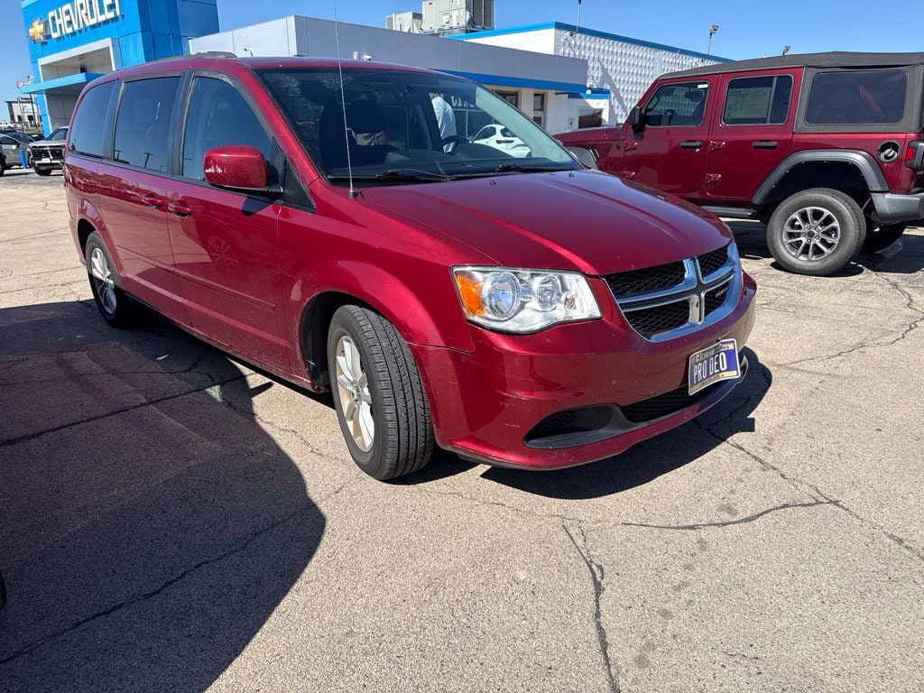 Used 2016 Dodge Grand Caravan SXT with VIN 2C4RDGCG1GR273641 for sale in Dubuque, IA
