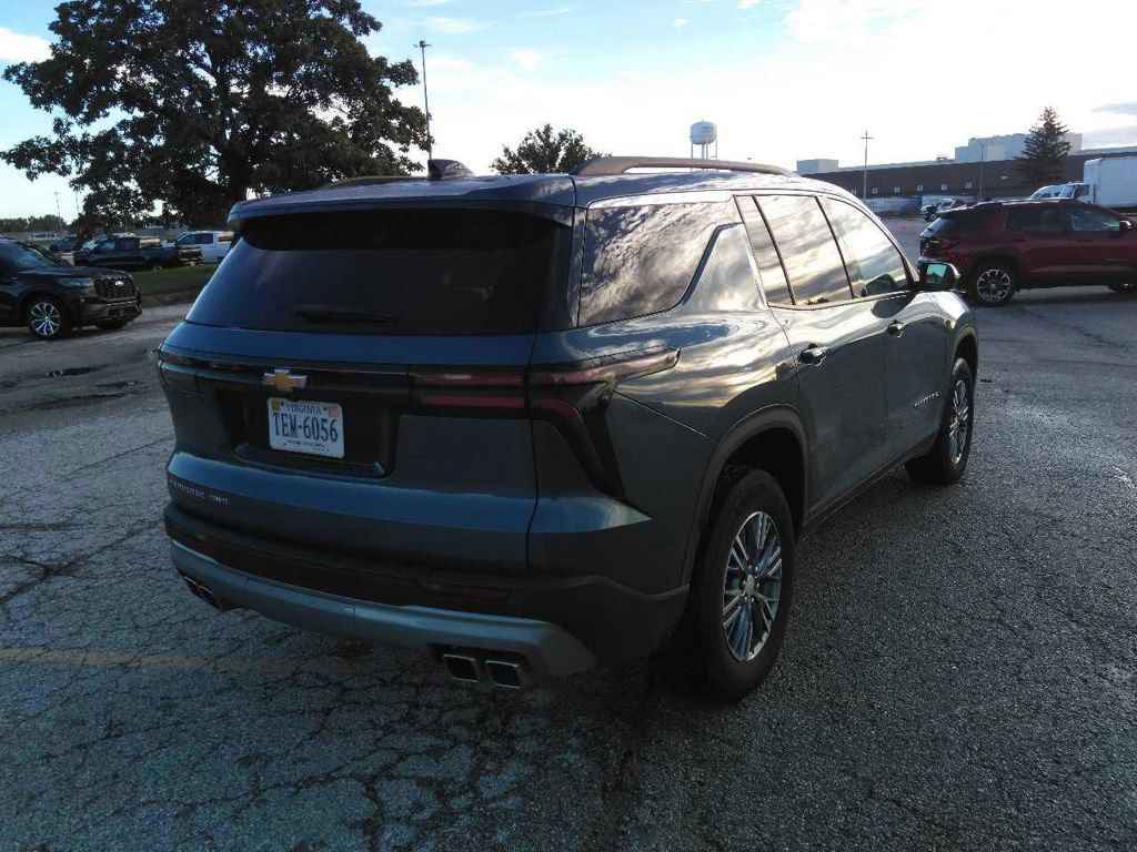 Used 2025 Chevrolet Traverse LT SUV