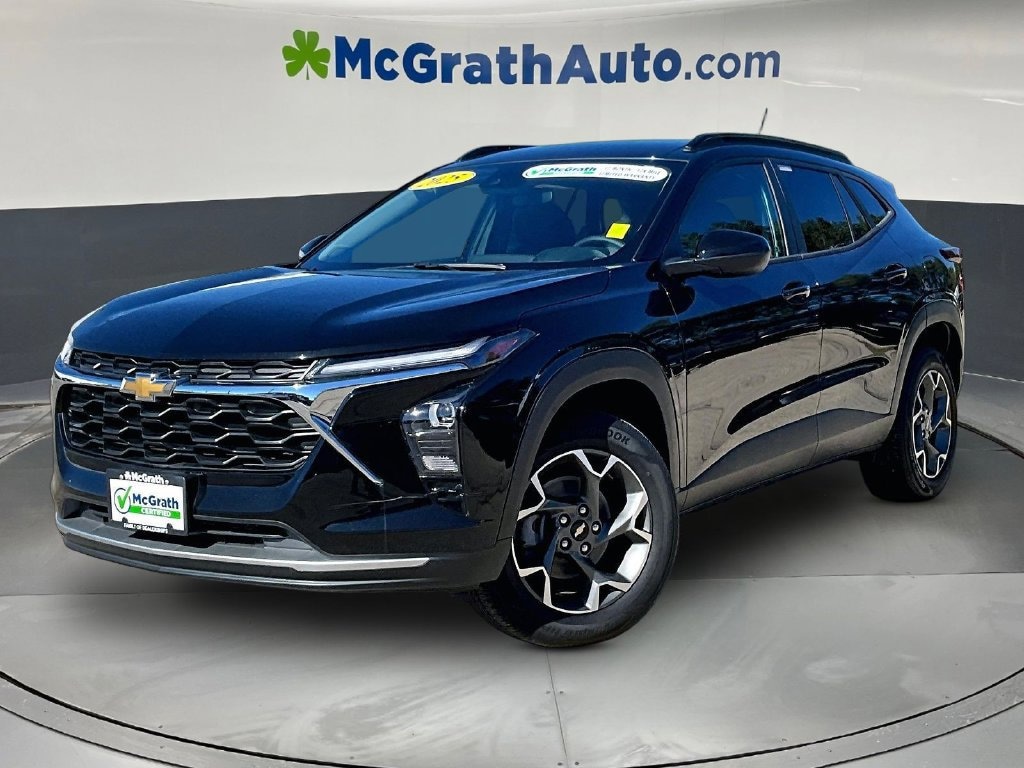 Used 2025 Chevrolet Trax LT SUV