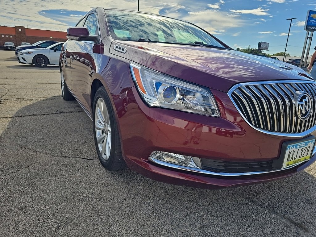 Used 2015 Buick LaCrosse Leather with VIN 1G4GB5G30FF204899 for sale in Dubuque, IA