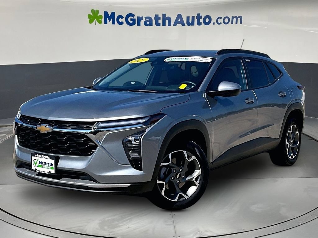 Used 2025 Chevrolet Trax LT SUV