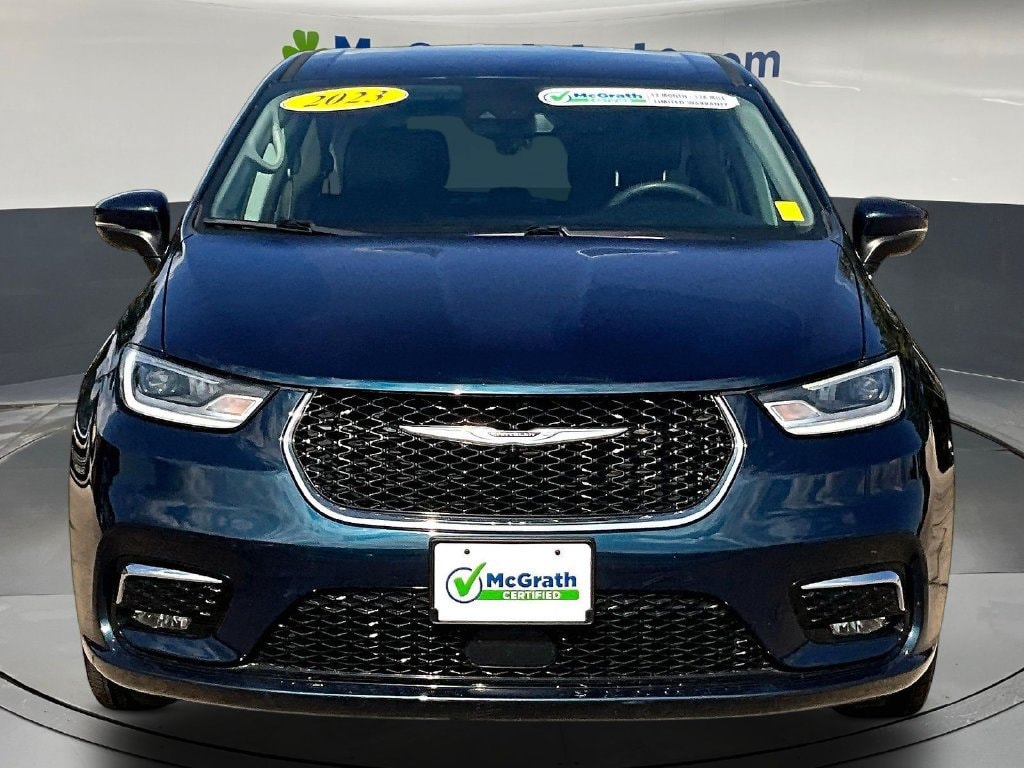 Used 2023 Chrysler Pacifica Touring L Van Passenger Van