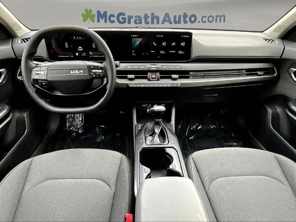 2025 Kia K4 LXS - Photo 9