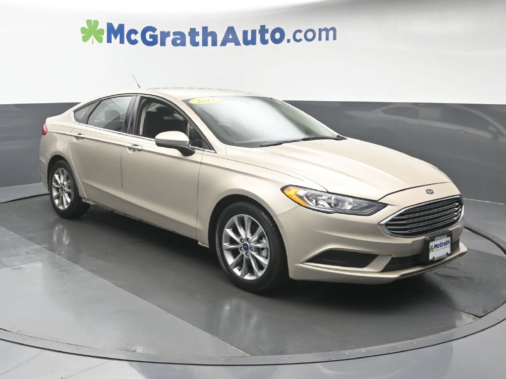 Used 2017 Ford Fusion SE with VIN 3FA6P0HD9HR340357 for sale in Hiawatha, IA