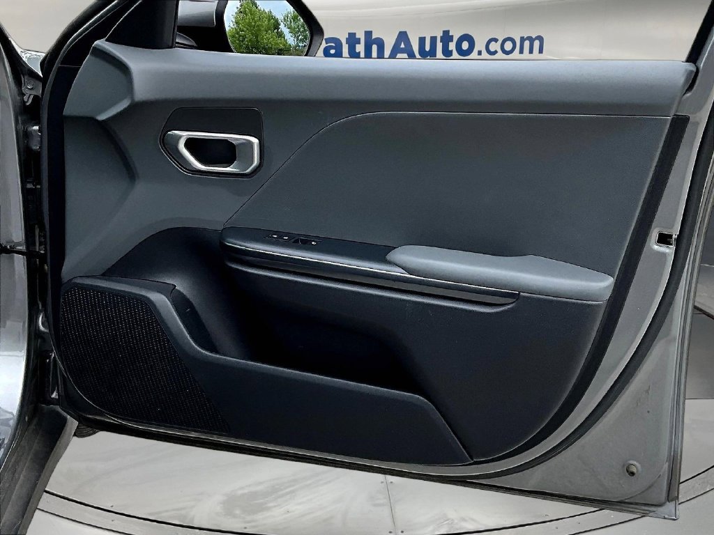 2025 Kia K4 LXS - Photo 27