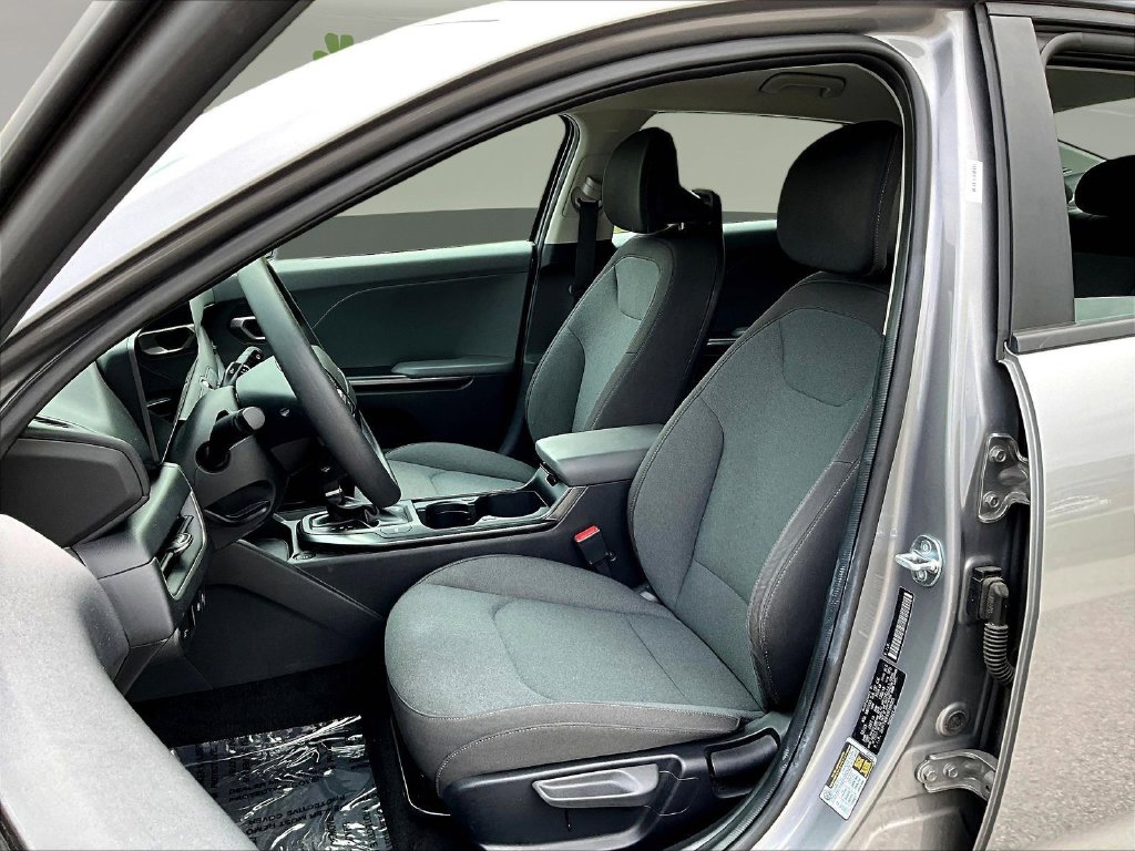2025 Kia K4 LXS - Photo 22