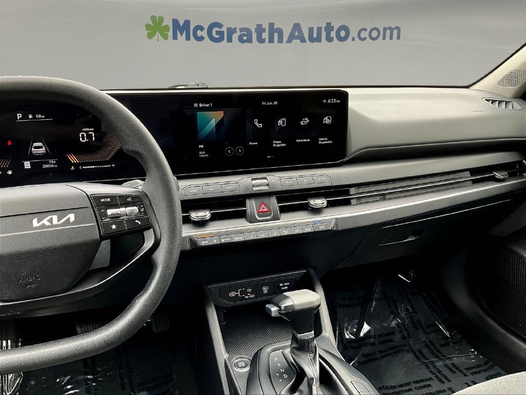 2025 Kia K4 LXS - Photo 11