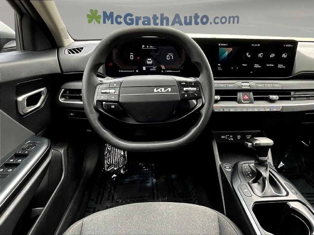 2025 Kia K4 LXS - Photo 10