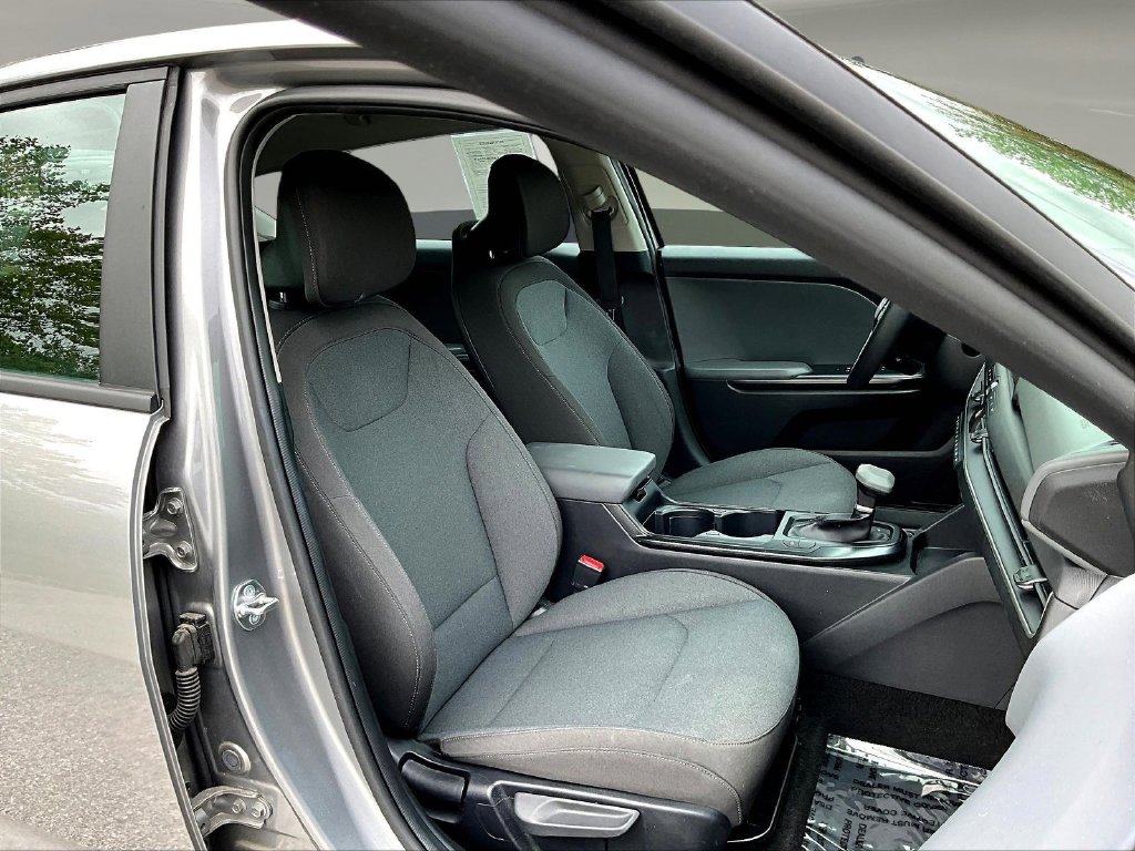2025 Kia K4 LXS - Photo 28