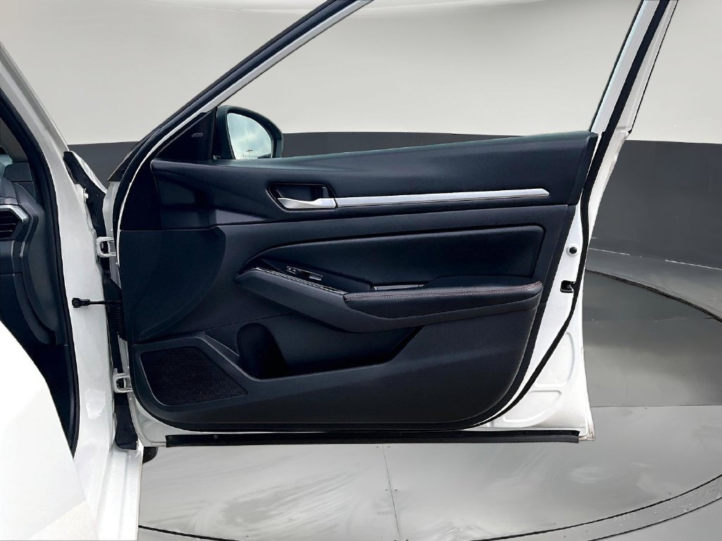 2024 Nissan Altima SR - Photo 32