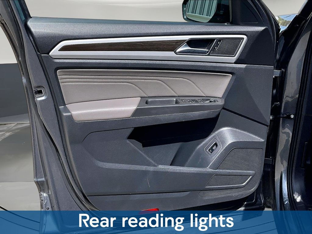2023 Volkswagen Atlas SE w/Tech - Photo 23