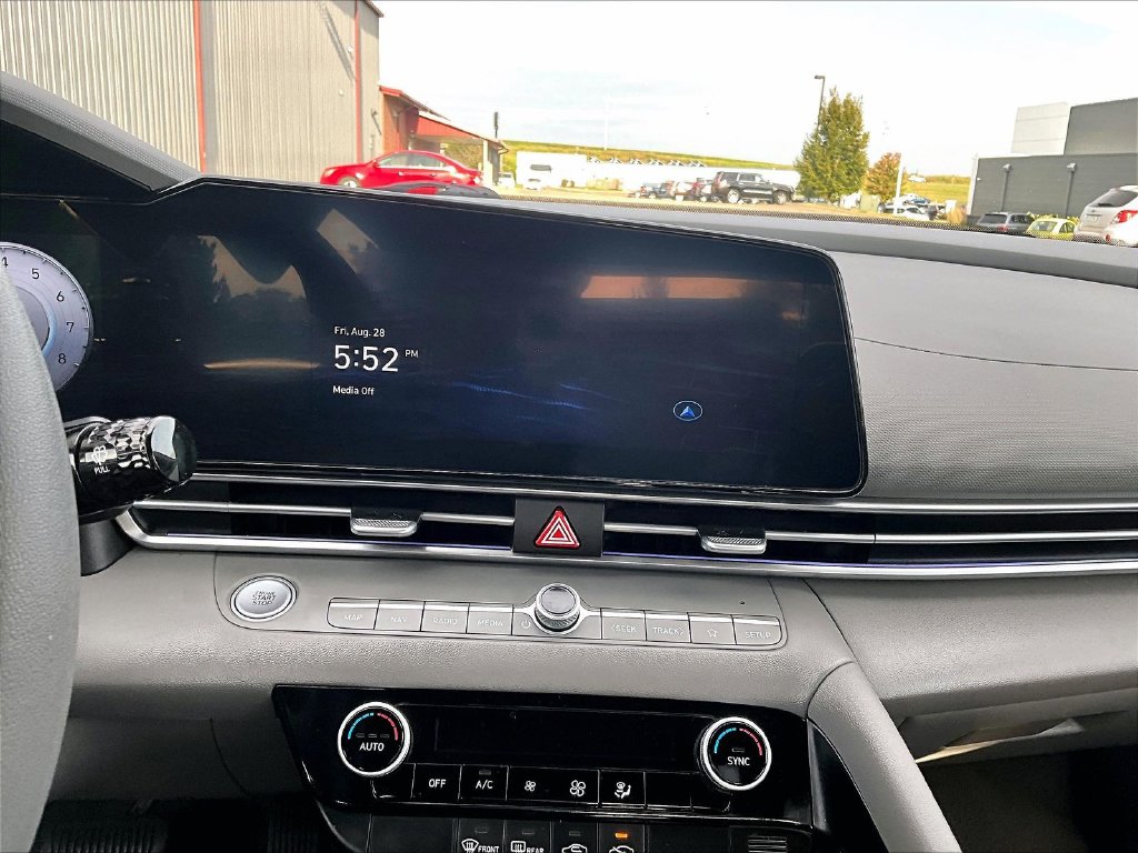 2024 Hyundai Elantra SEL - Photo 19