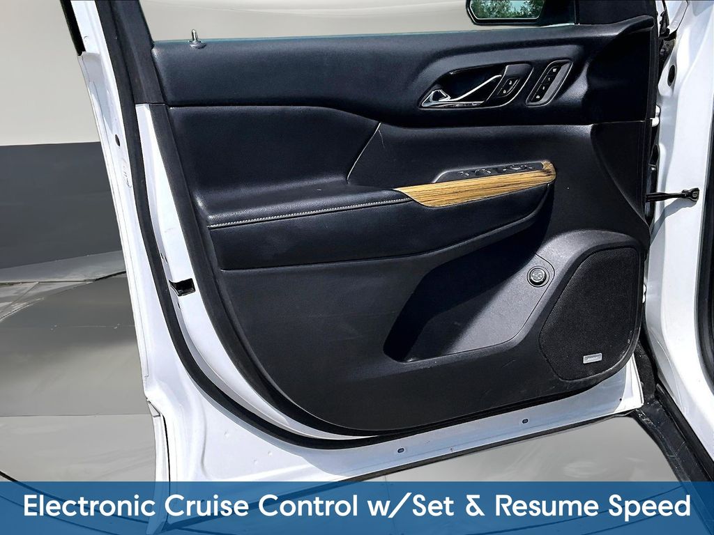 2017 GMC Acadia Denali - Photo 23