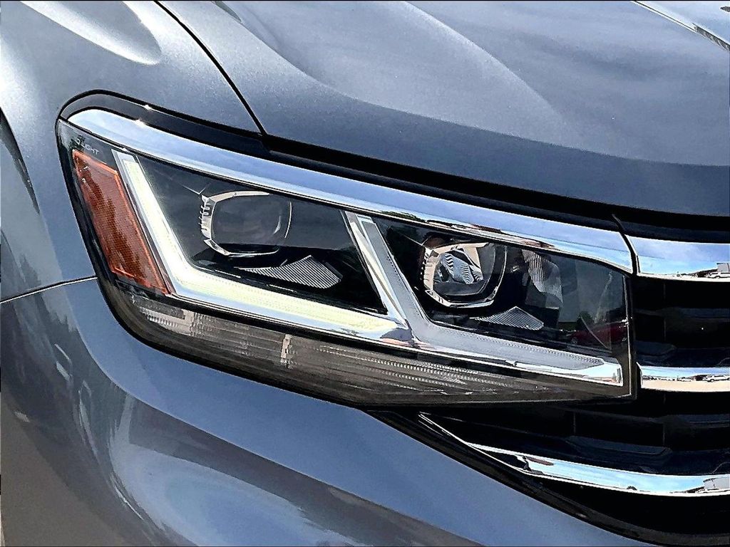 2023 Volkswagen Atlas SE w/Tech - Photo 34