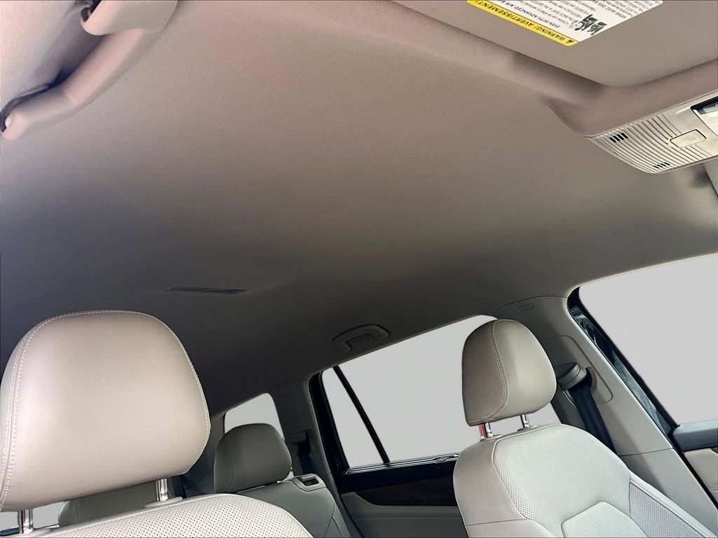 2026 Volkswagen Atlas SE w/Tech - Photo 32