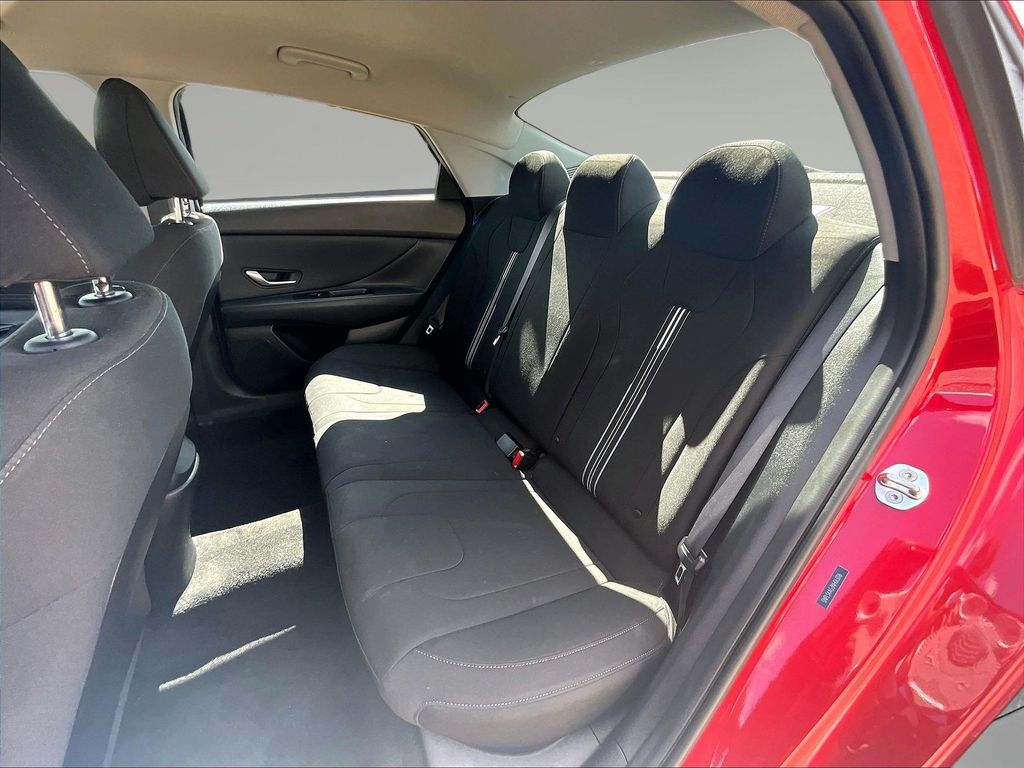 2022 Hyundai Elantra SEL - Photo 25