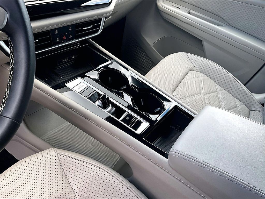 2026 Volkswagen Atlas SE w/Tech - Photo 23