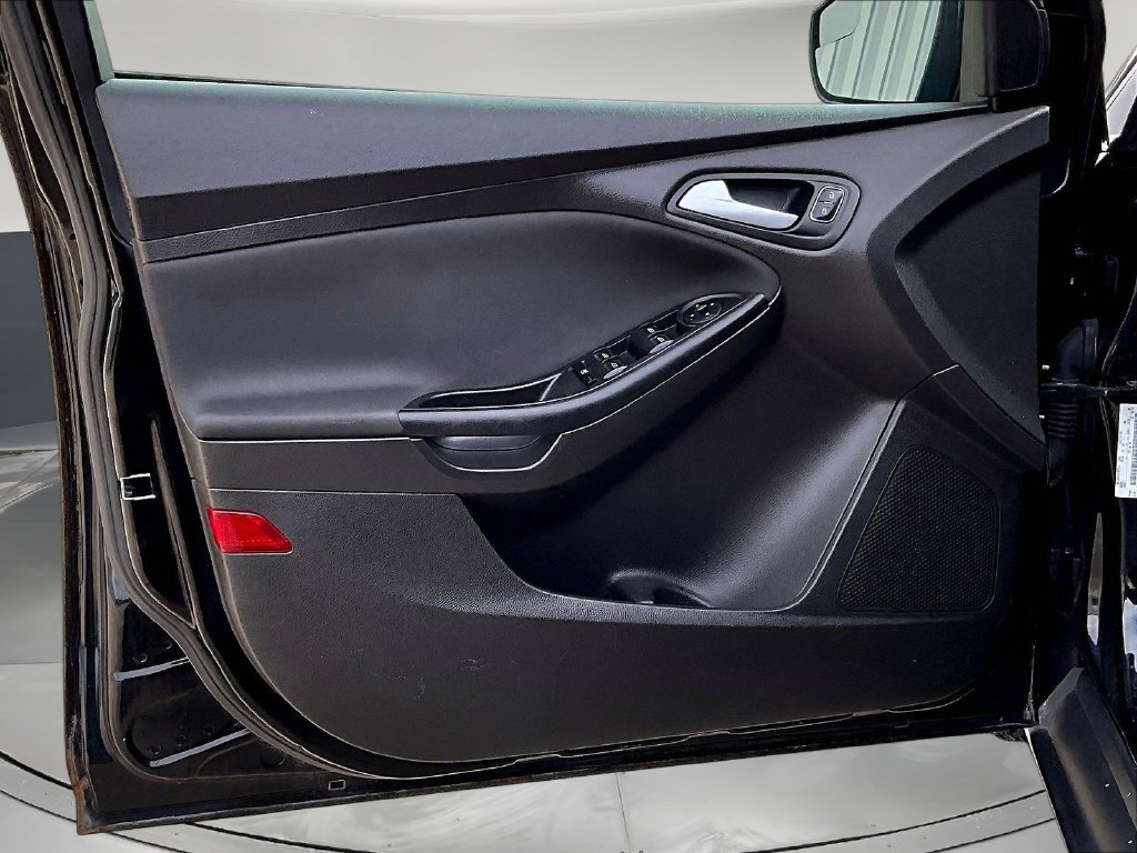 2016 Ford Focus SE - Photo 24