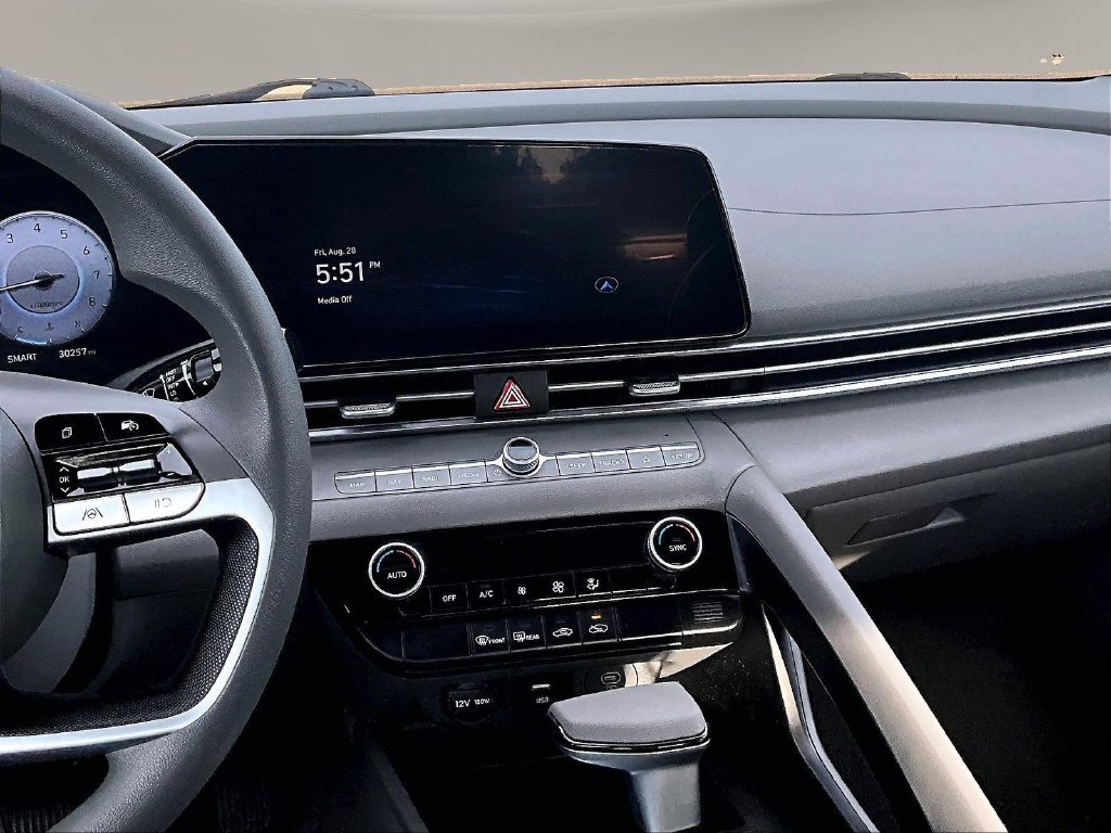 2024 Hyundai Elantra SEL - Photo 11