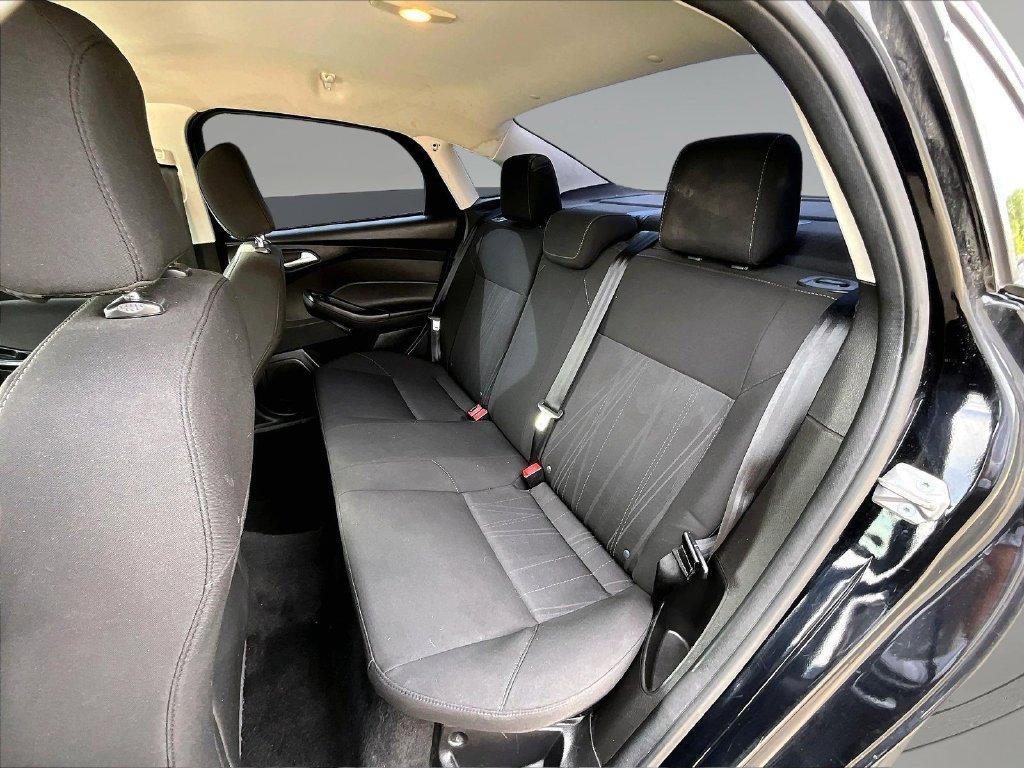 2016 Ford Focus SE - Photo 26