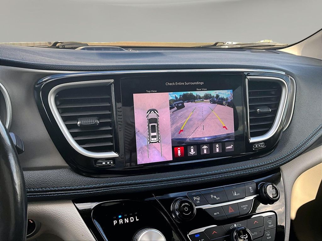 2021 Chrysler Pacifica Hybrid Touring L - Photo 17