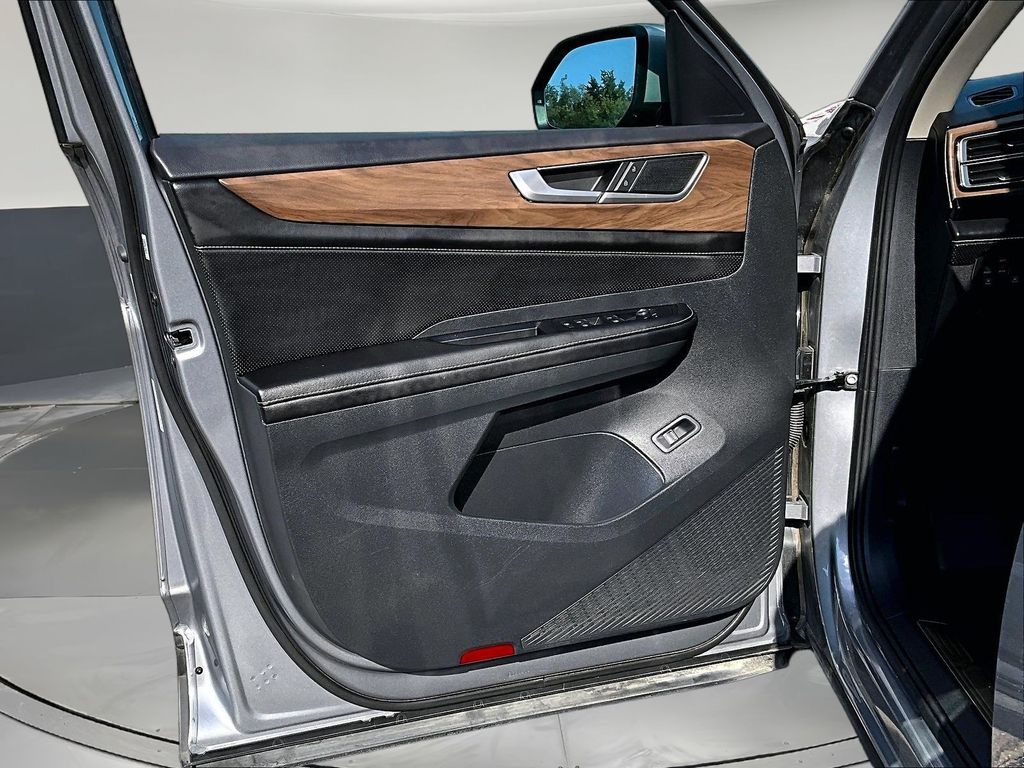 2026 Volkswagen Atlas SE w/Tech - Photo 23