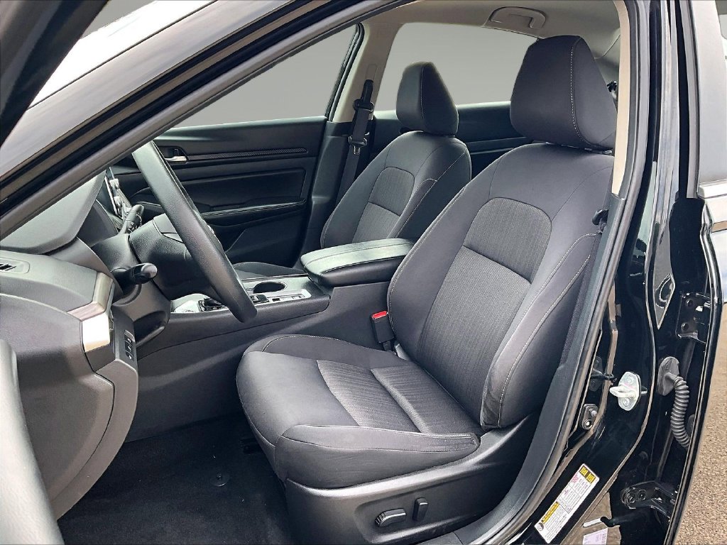 2025 Nissan Altima SV - Photo 24