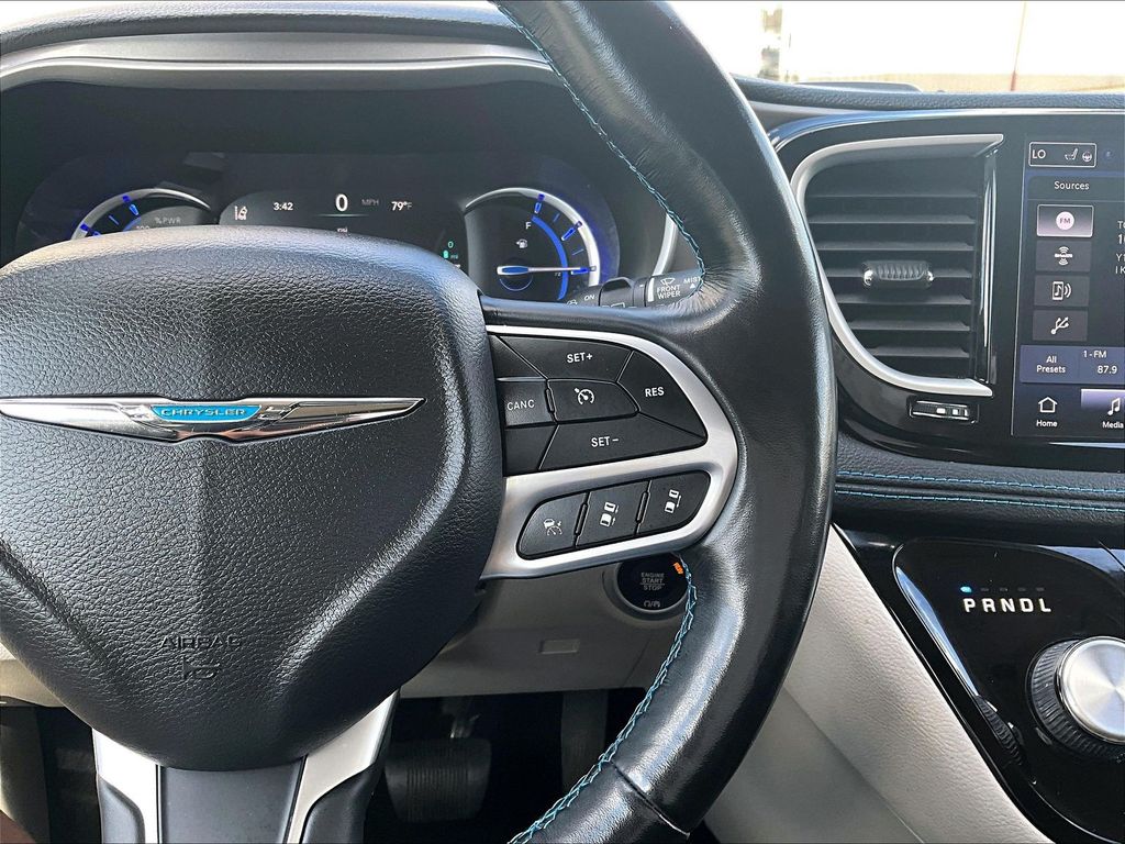 2021 Chrysler Pacifica Hybrid Touring L - Photo 15