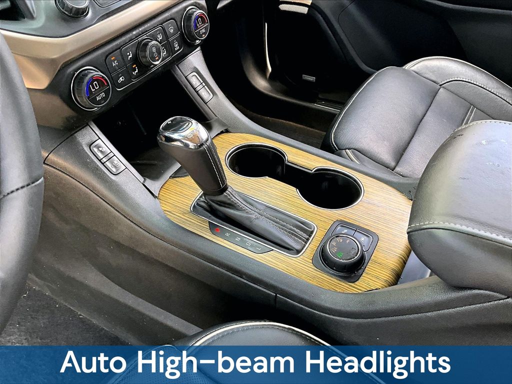 2017 GMC Acadia Denali - Photo 22
