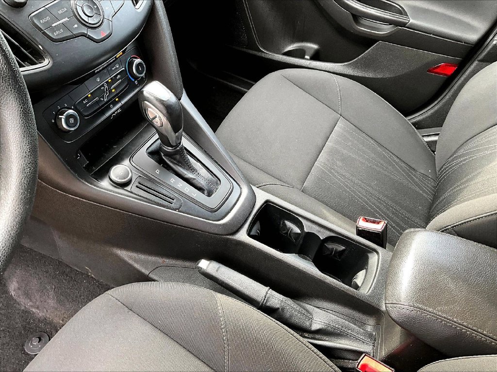 2016 Ford Focus SE - Photo 22