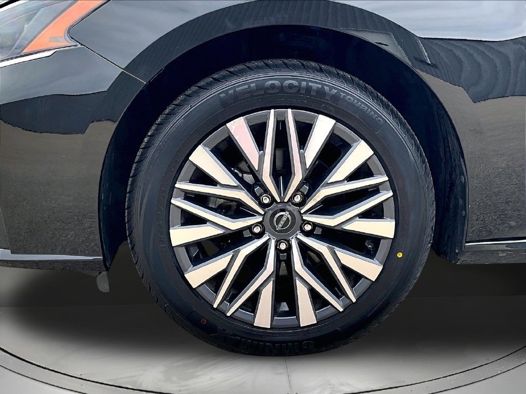 2025 Nissan Altima SV - Photo 34