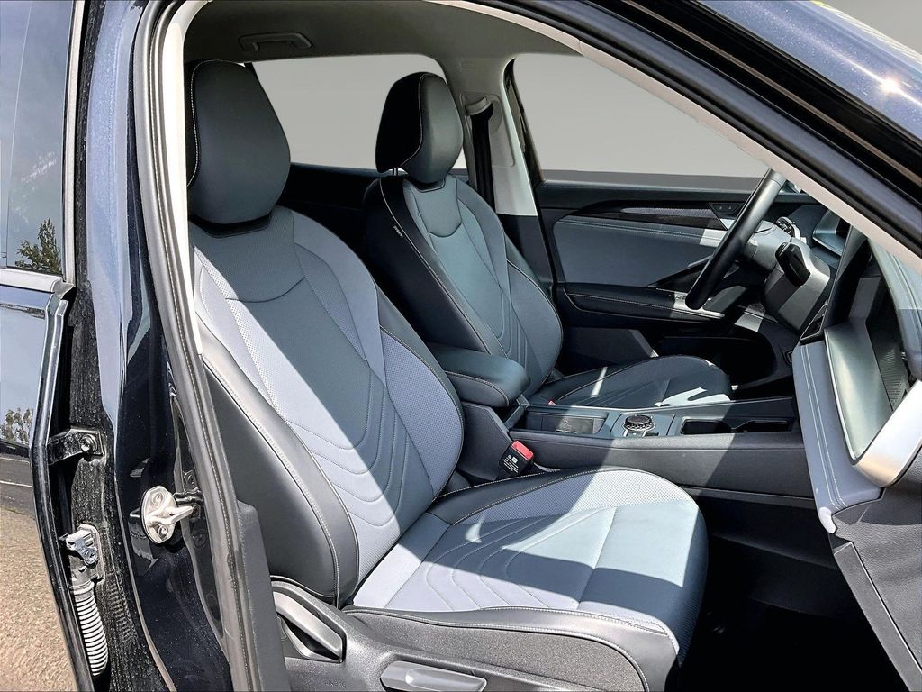 2026 Volkswagen Tiguan SE - Photo 33
