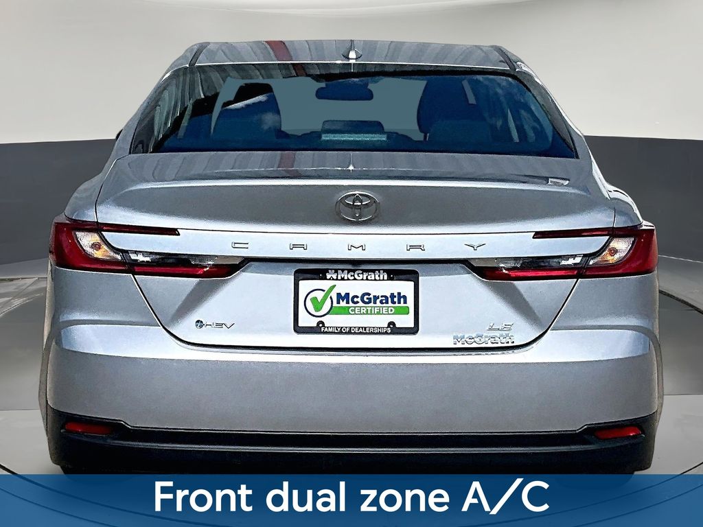2025 Toyota Camry LE - Photo 7