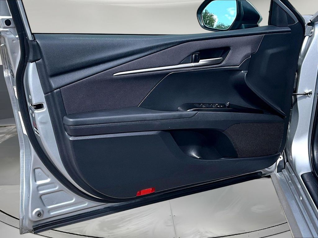 2025 Toyota Camry LE - Photo 24