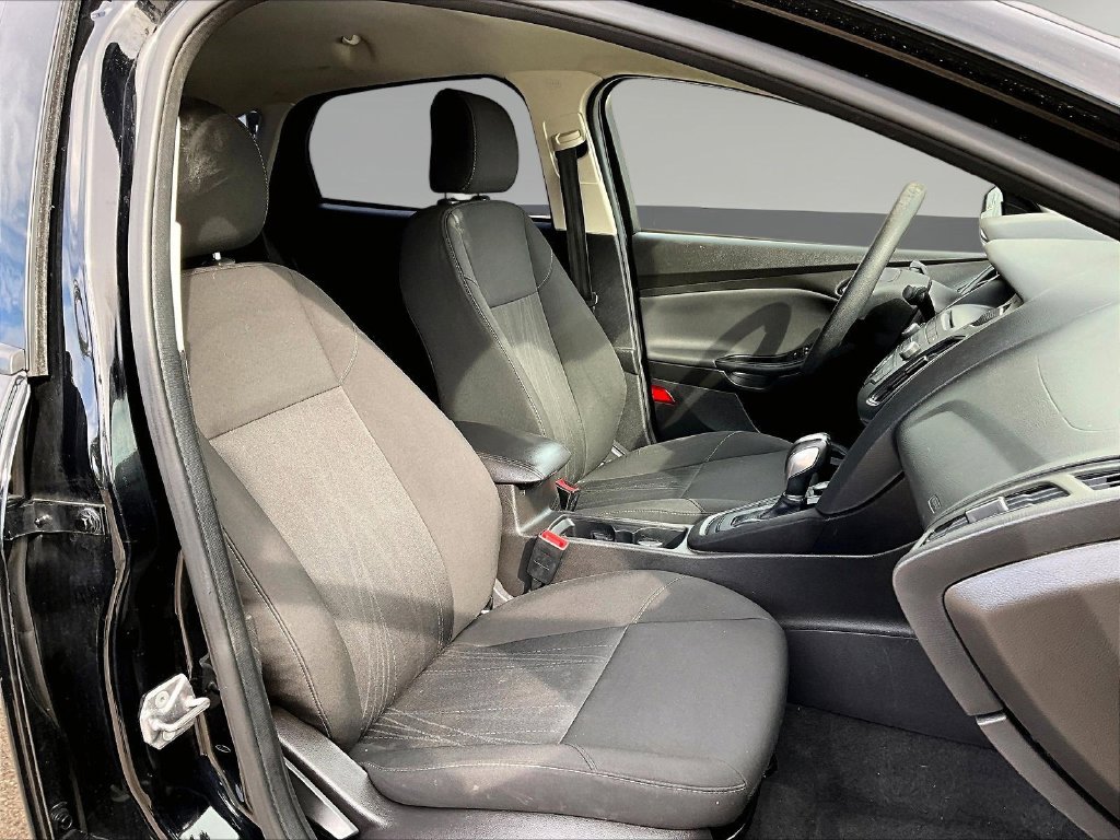2016 Ford Focus SE - Photo 33