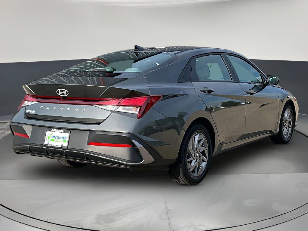2024 Hyundai Elantra SEL - Photo 7