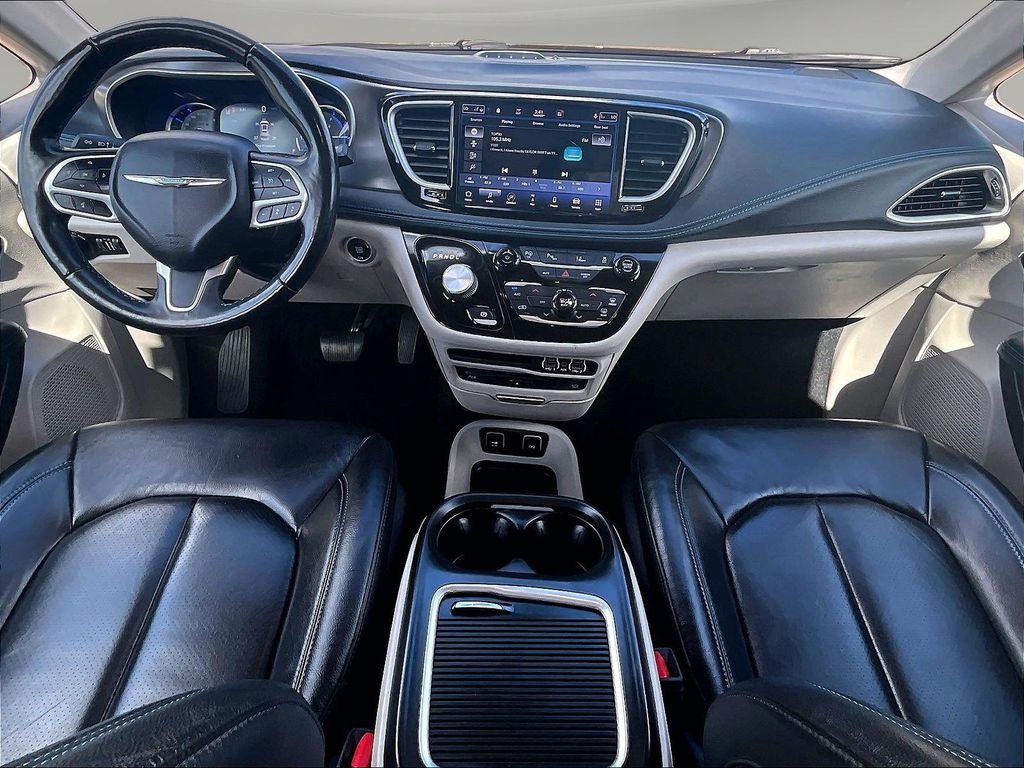 2021 Chrysler Pacifica Hybrid Touring L - Photo 9