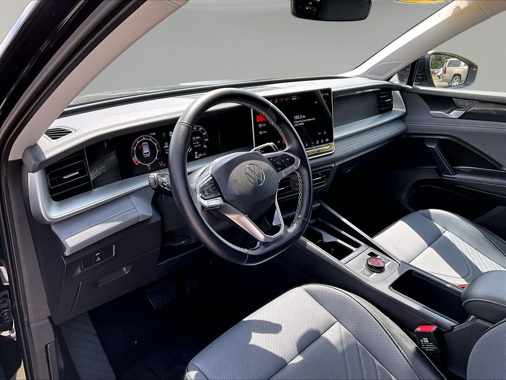 2026 Volkswagen Tiguan SE - Photo 22
