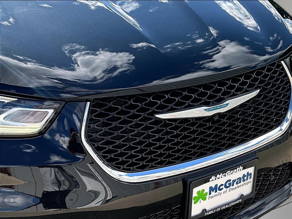 2021 Chrysler Pacifica Hybrid Touring L - Photo 32