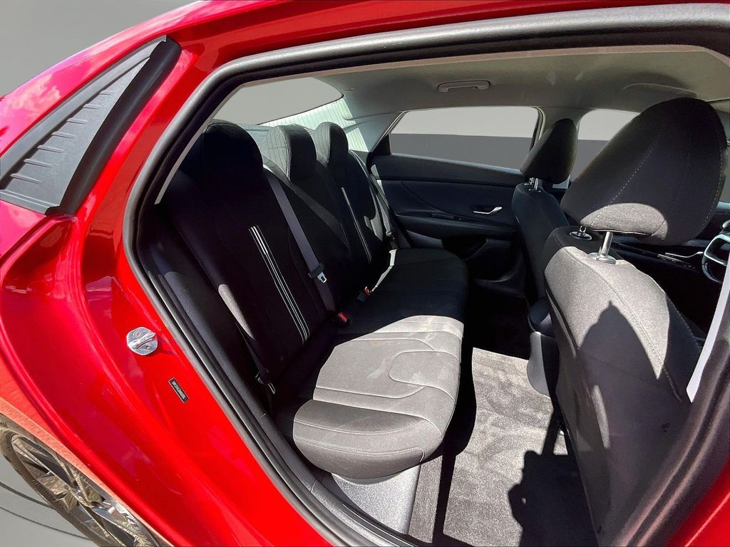 2022 Hyundai Elantra SEL - Photo 27