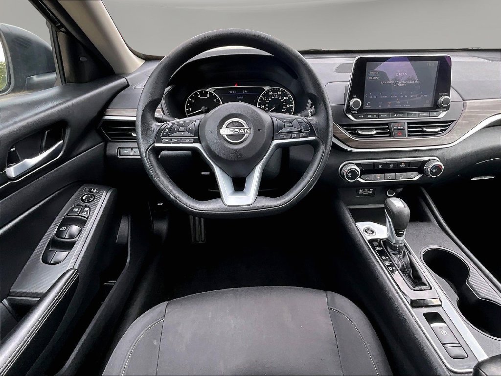 2025 Nissan Altima SV - Photo 10