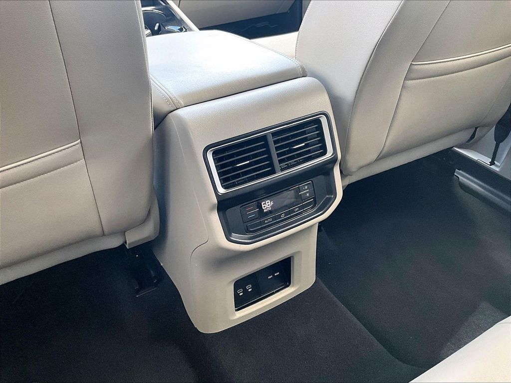 2026 Volkswagen Atlas SE w/Tech - Photo 13