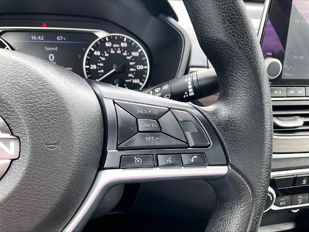 2025 Nissan Altima SV - Photo 15
