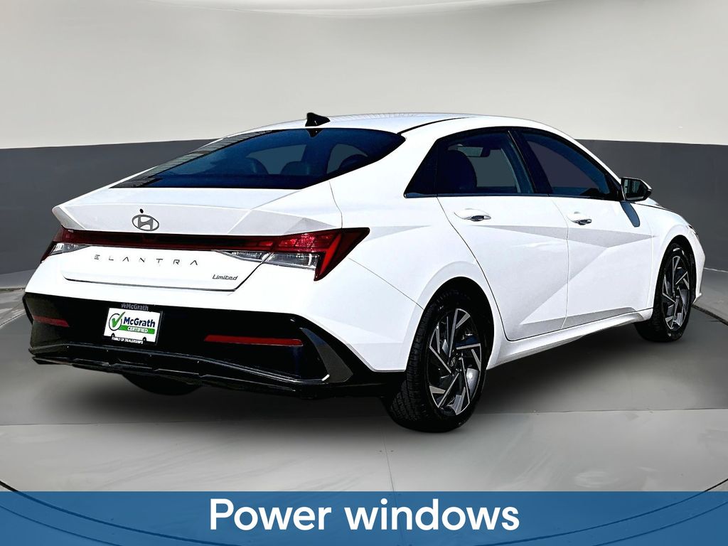 2025 Hyundai Elantra Limited - Photo 7