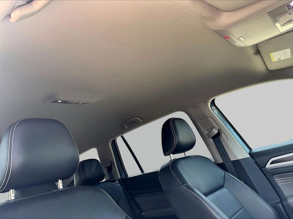2023 Volkswagen Atlas SE w/Tech - Photo 31