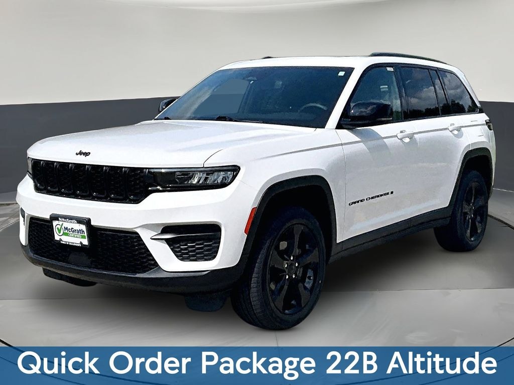 Used 2023 Jeep Grand Cherokee Laredo SUV