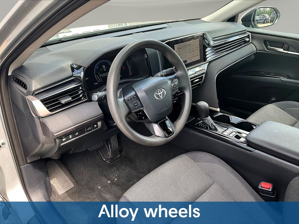 2025 Toyota Camry LE - Photo 22