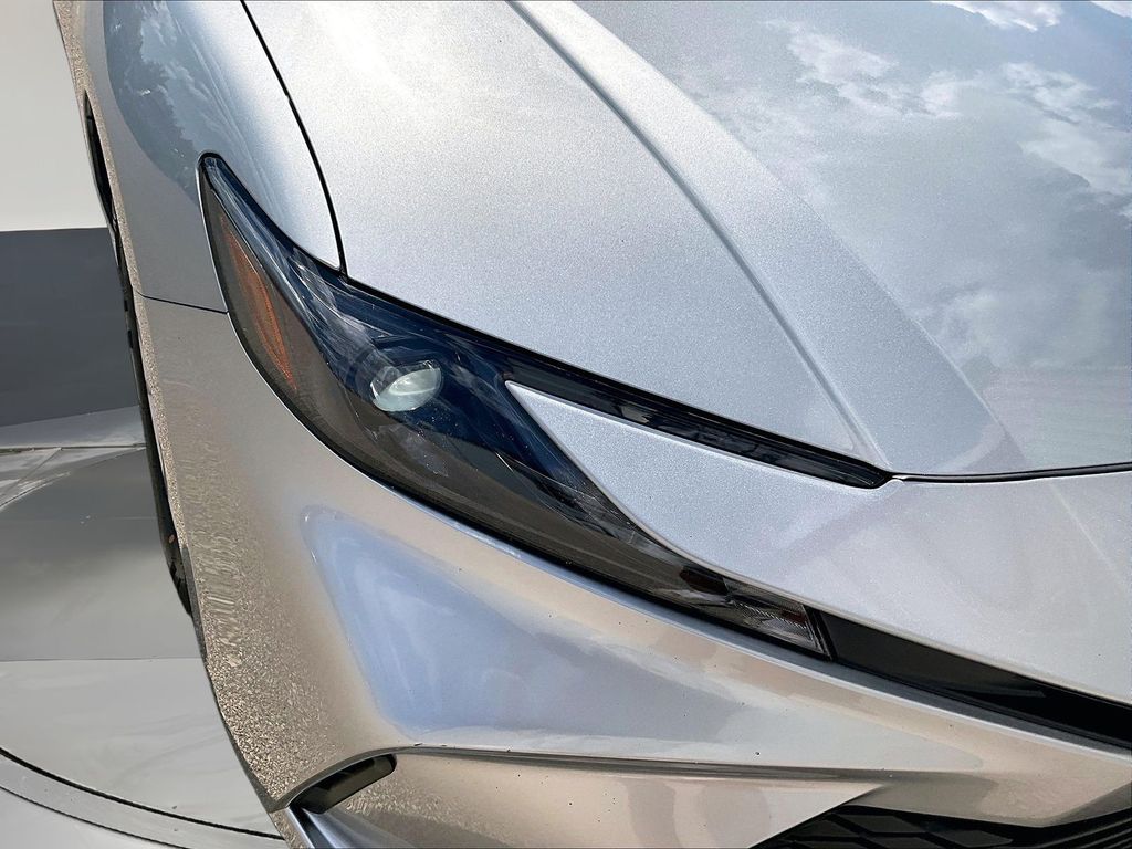 2025 Toyota Camry LE - Photo 31